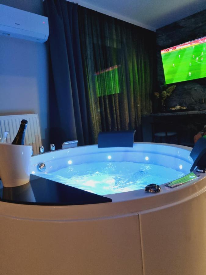 Apartament Jacuzzi كراكوفيا المظهر الخارجي الصورة