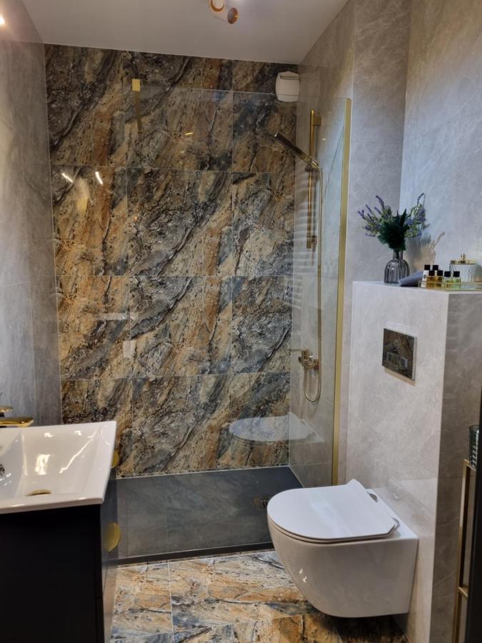 Apartament Jacuzzi كراكوفيا المظهر الخارجي الصورة