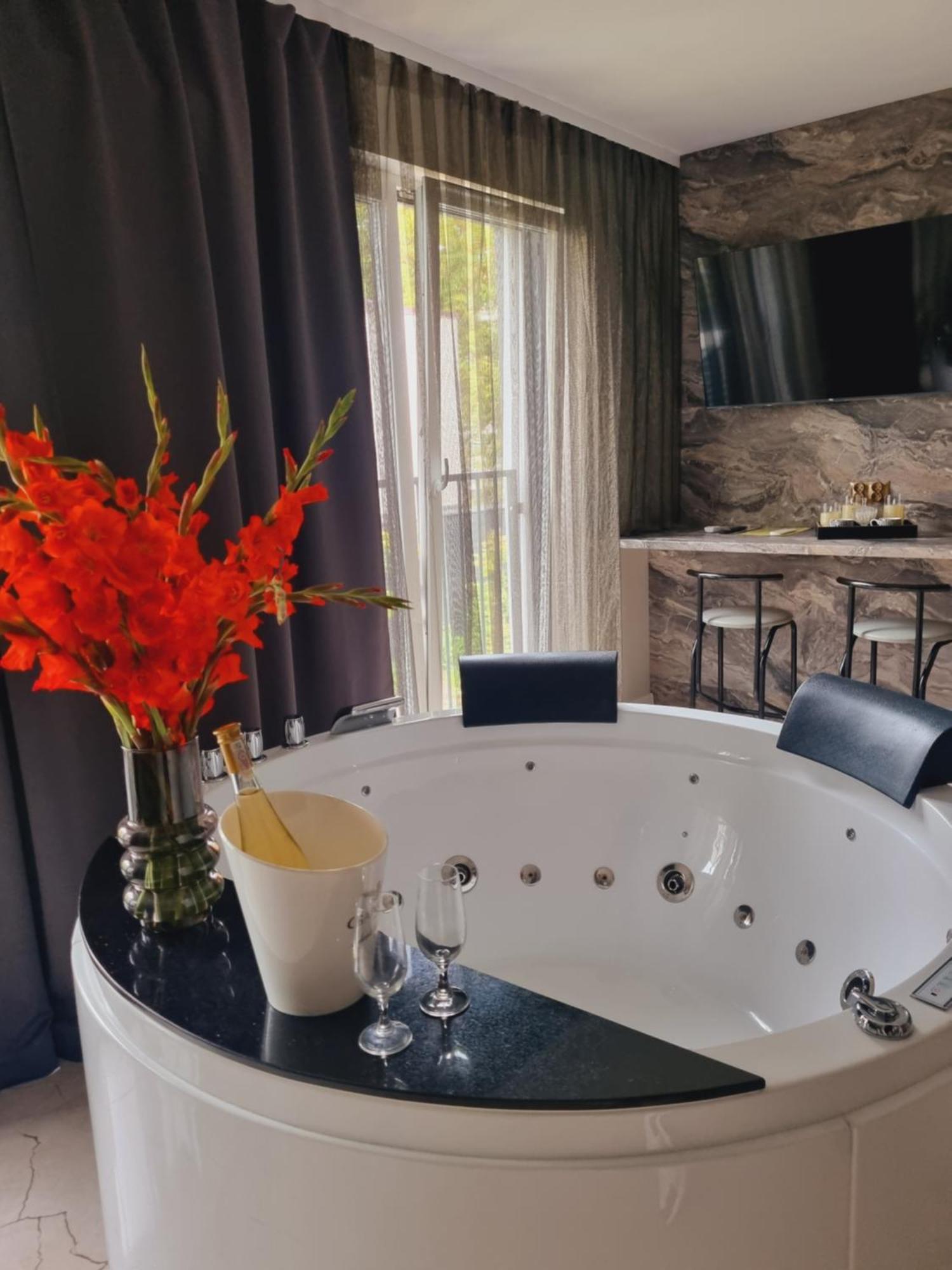 Apartament Jacuzzi كراكوفيا المظهر الخارجي الصورة