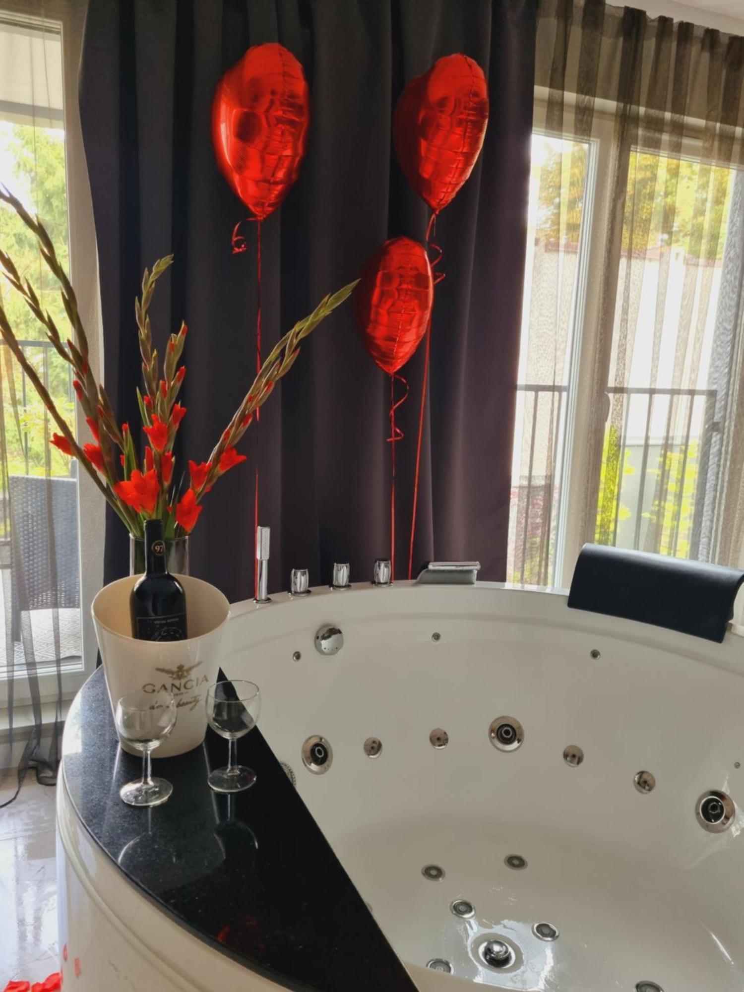 Apartament Jacuzzi كراكوفيا المظهر الخارجي الصورة